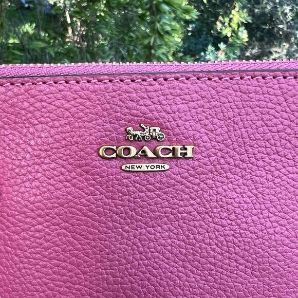 COACH Pebble Leather Wristlet with Detachable Wrist Strap 22962 AUTHENTIC - Picture 3 of 10